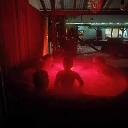 Lägenhet House With Sauna And Jacuzzi 3 *