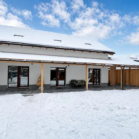 House With Sauna And Jacuzzi 3 * Svaty Kriz