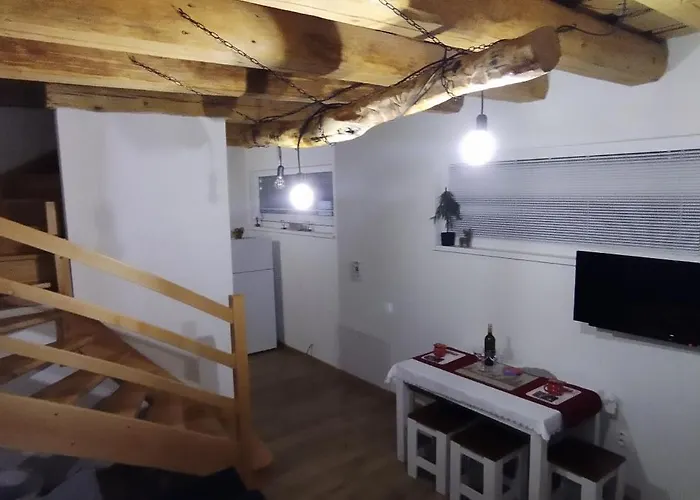 Apartamento House With Sauna&jacuzzi 3 Svaty Kriz